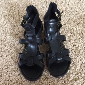 BLACK GLADIATOR SANDALS